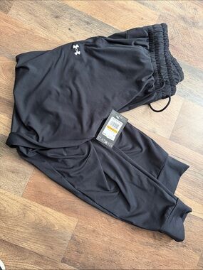 Under Armour Black Women’s Performance Joggers with Logo Size Small
